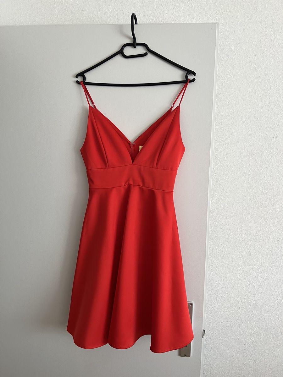H&M Kleider: H&M Kleid in rot - Gr.34 – Gebraucht aus Rothrist von FL_17