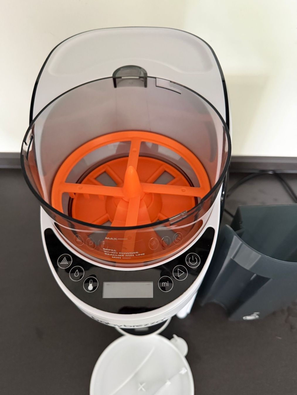 Baby Brezza Pasti del neonato: Babybrezza Formula Pro Advanced Milchzubereiter Top! – Usato da Spreitenbach venduto da BeaW07 4