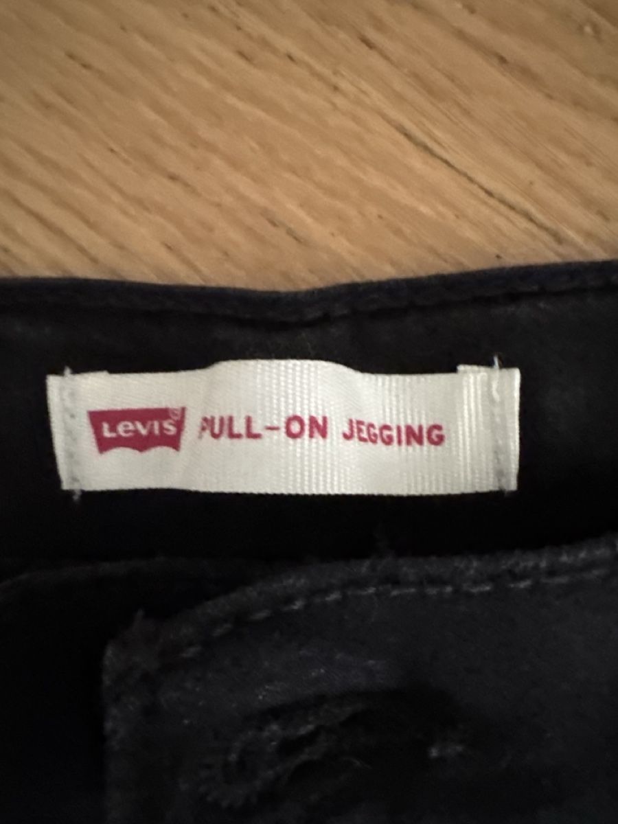 Levi's Pantalons: Levi's Pull-on Jegging schwarz 164 cm – Neuf (Voir description) à Zürich par szityu 1