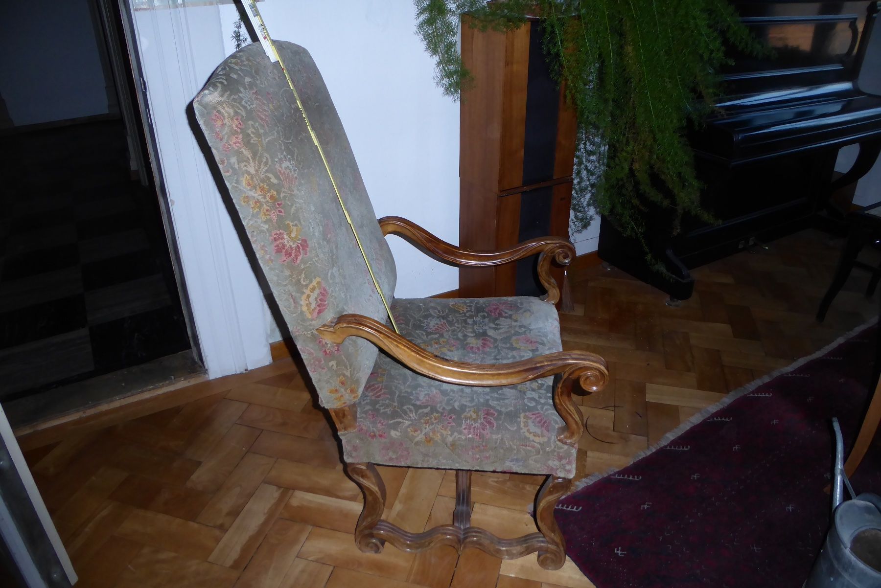 Poltrone: SESSEL MIT ARMLEHNEN UND BEQUEM VORNEHM – Usato da Pfäffikon ZH venduto da Einarrolf 3