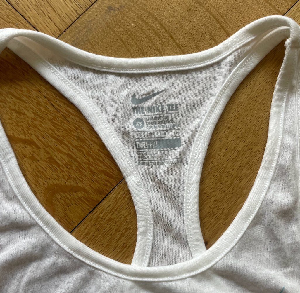 Nike Tops: Nike Top – Neu (gemäss Beschreibung) aus Zürich von rob_z62d 1