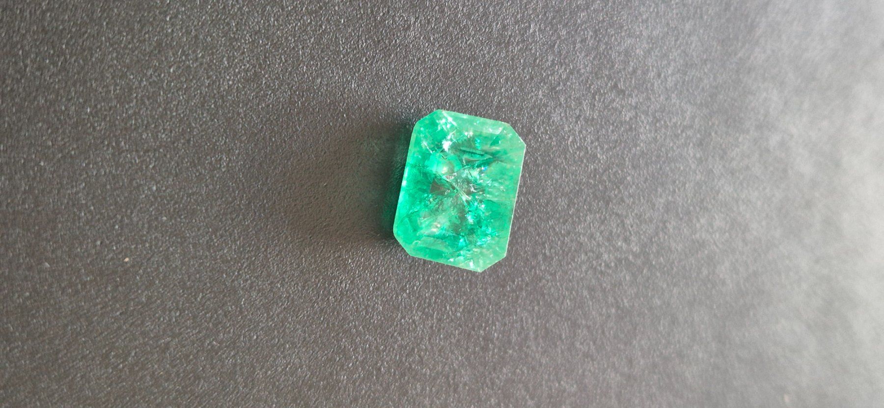 Pietre preziose: Smaragd 9.27 ct inkl. Zertifikat – Nuovo e nell'imballaggio originale da Sursee venduto da watch-hunter13 5
