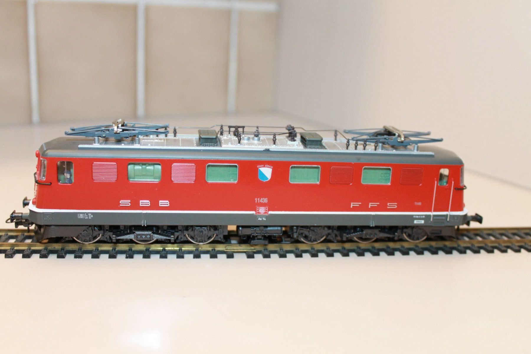 Roco Modellini di ferrovie: Roco Ae6/6 – Usato da Birmensdorf ZH venduto da Buhwil18 1