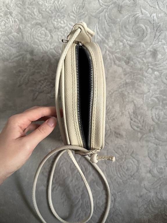 Borse da donna: Kleine beige Umhängetasche – Usato da Grenchen venduto da Wolfine 2
