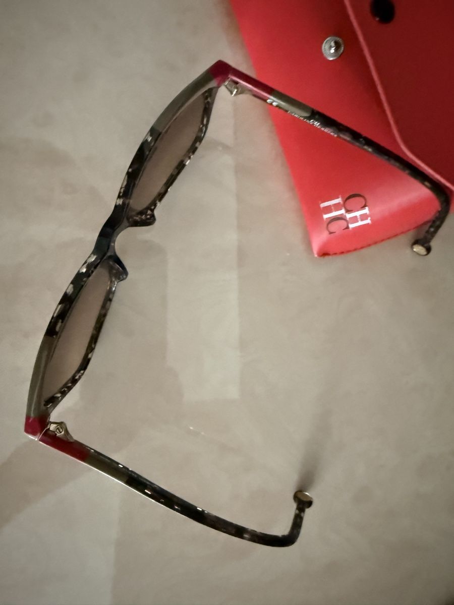 Carolina Herrera Lunettes & Verres: Lunettes de soleil Carolina Herrera  – Neuf (Voir description) à Meyrin par Steph_g28 1