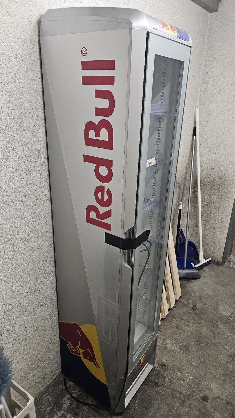 Red Bull Kühlschrank: Red Bull Glaskühlschrank – Gebraucht aus Rheinfelden von Moeoep 1