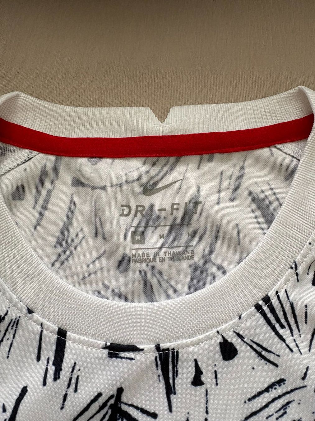 Nike Canottiere & Pantaloni: Frankreich 2020/2021 Pre-Match Trikot – Usato da Mumpf venduto da galliforever 2