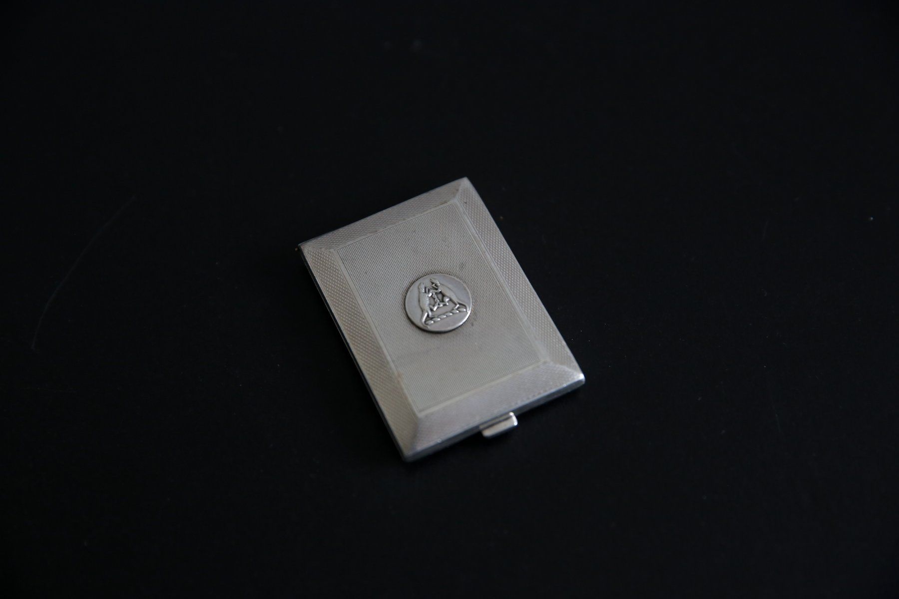 Altri Prodotti per fumatori: vintage silver cigarette case with english hallmarks – Usato da Zürich venduto da considermichael