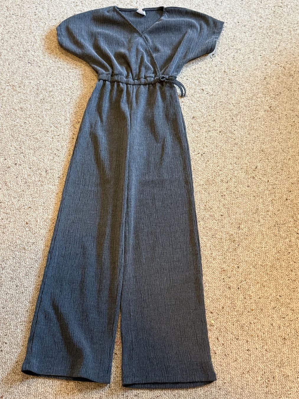 Zara Tute: Jumpsuit grau Grösse 140 – Usato da Hundwil venduto da Sandysan1702