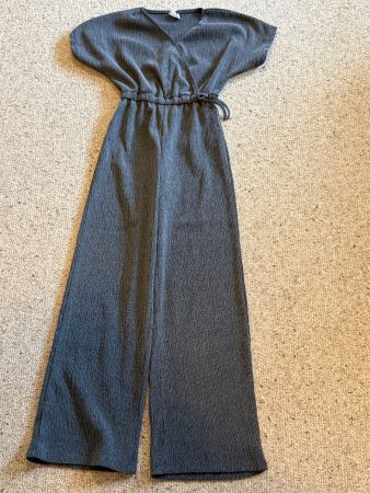 Jumpsuit grau Grösse 140