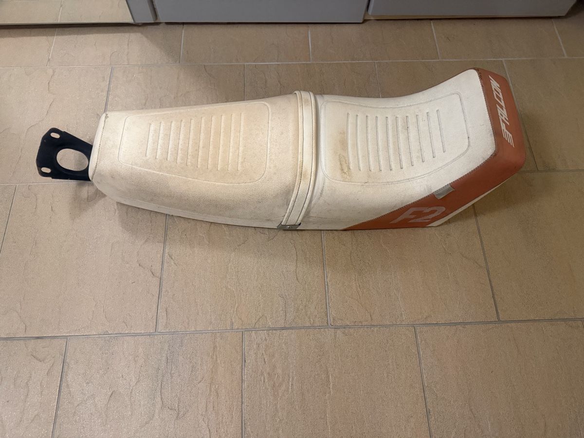Vespa Alle Rollerersatzteile: Vespa PX Sattel  – Gebraucht aus Trimbach von ale5522
