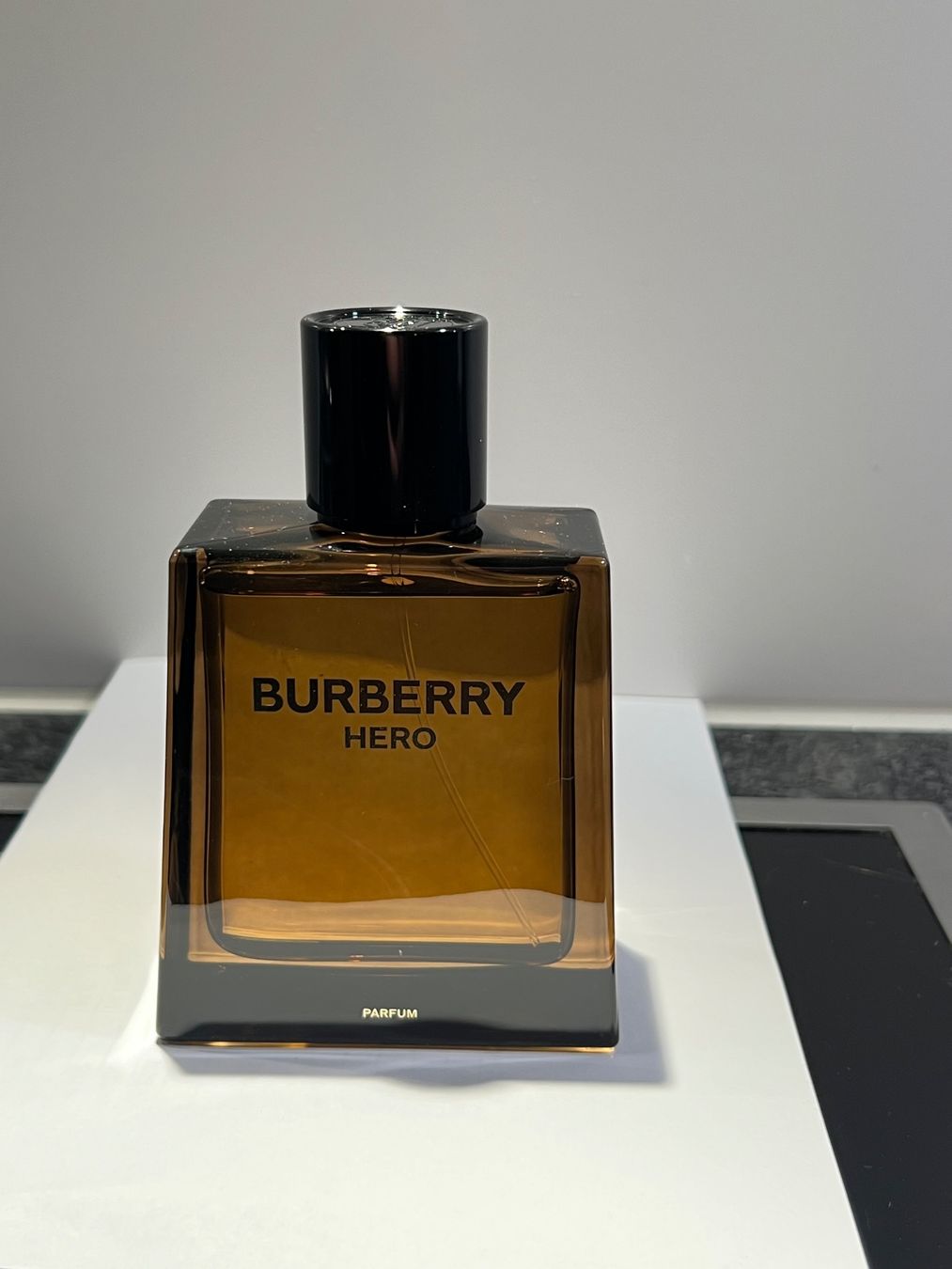 Burberry Profumi & Eau de Toilette: Burberry Hero Parfüm 100ml – Usato da Allschwil venduto da nic_sz7n 1