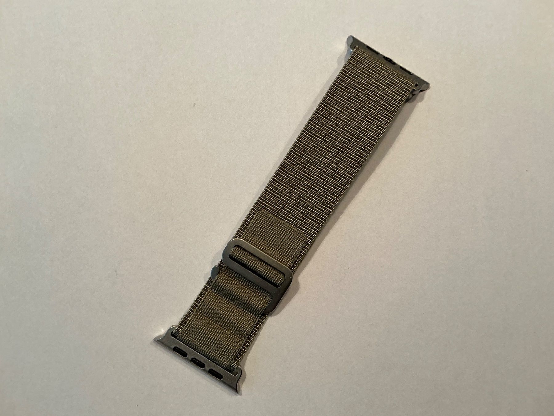 Apple Armbänder & -reifen: Apple Watch Alpine Loop Olive 15 Olivgrau - 49mm – Neu und originalverpackt aus Dietikon von BeKind2UMind 1