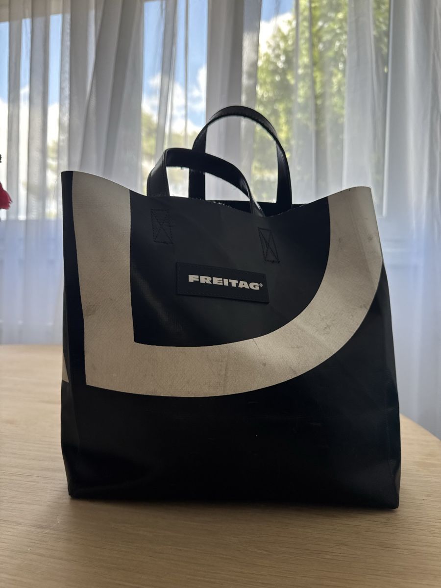 Freitag Borse: Sac Freitag noir blanc – Usato da Brügg BE venduto da haj_9zhk 4