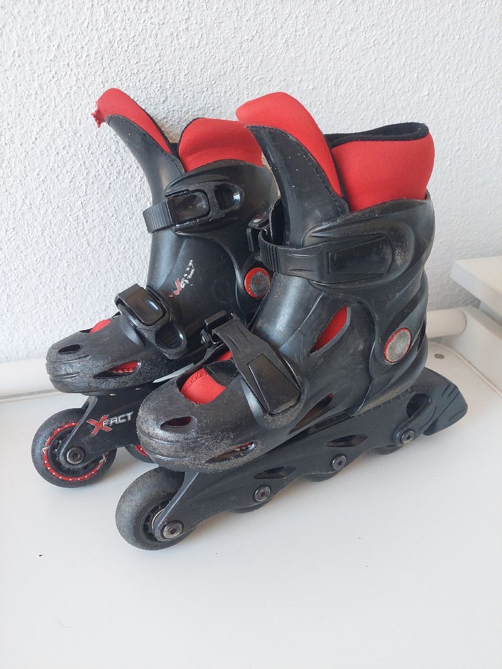 Autres accessoires: Inlineskates Grösse 25-28 – D'occasion à Zürich par Taxista