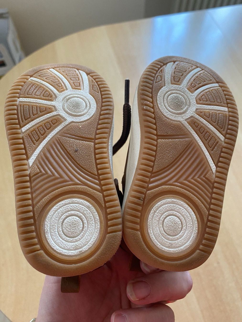 Scarpe per ragazzi: Chaussure garçon brune T.18-19 – Nuovo (secondo la descrizione) da Le Brassus venduto da lionete02 5