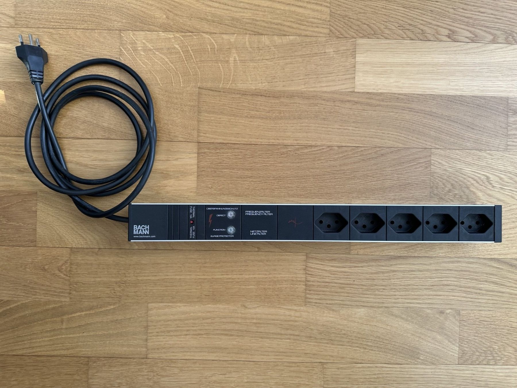 Alimentation électrique: Bachmann IT PDU Basic 1HE  5x, Typ 13, 2 m – D'occasion à Bern par BinhV77