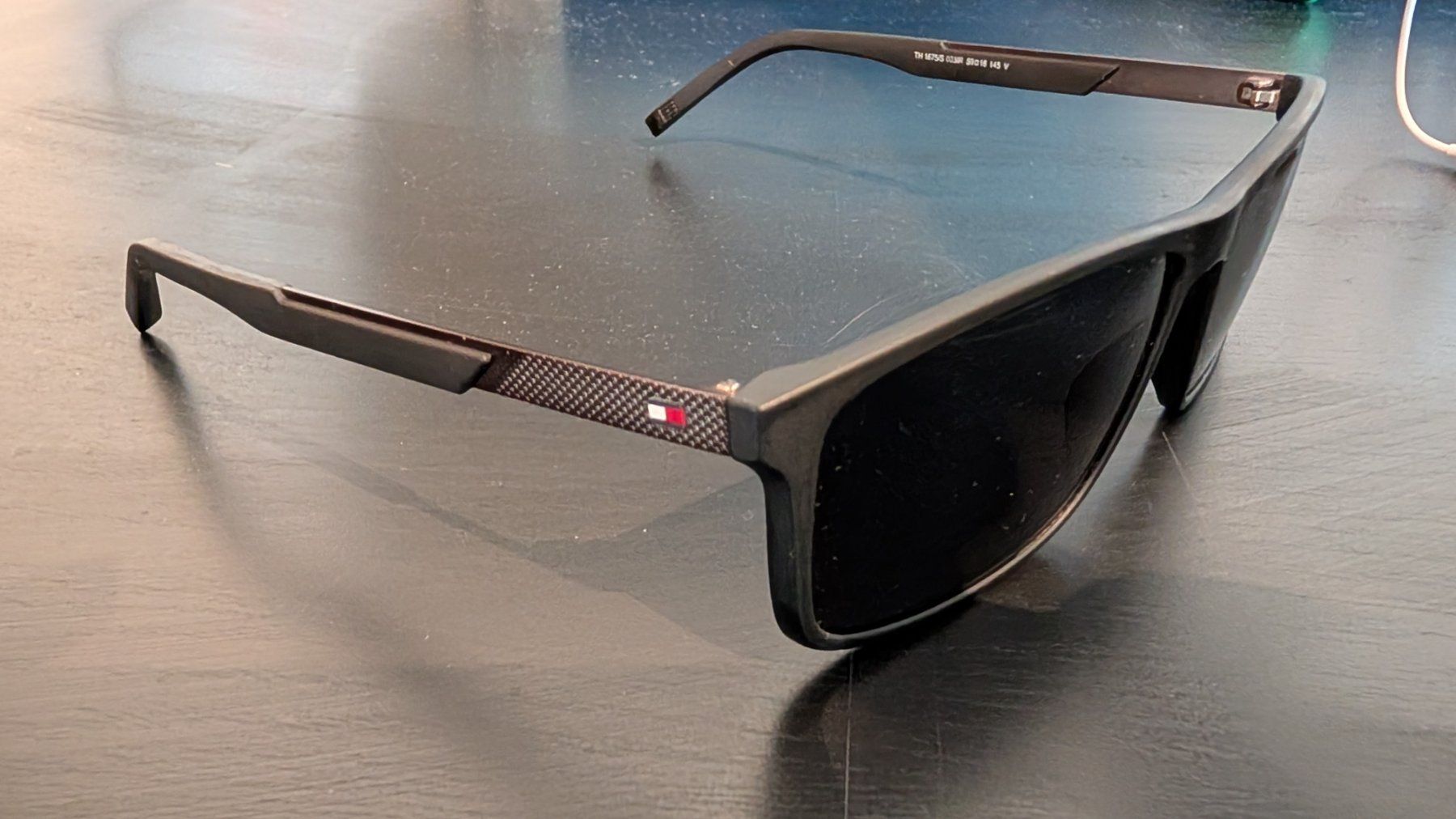 Tommy Hilfiger Occhiali & Lenti: Tommy Hilfiger Sonnenbrille – Usato da Zermatt venduto da pinky025