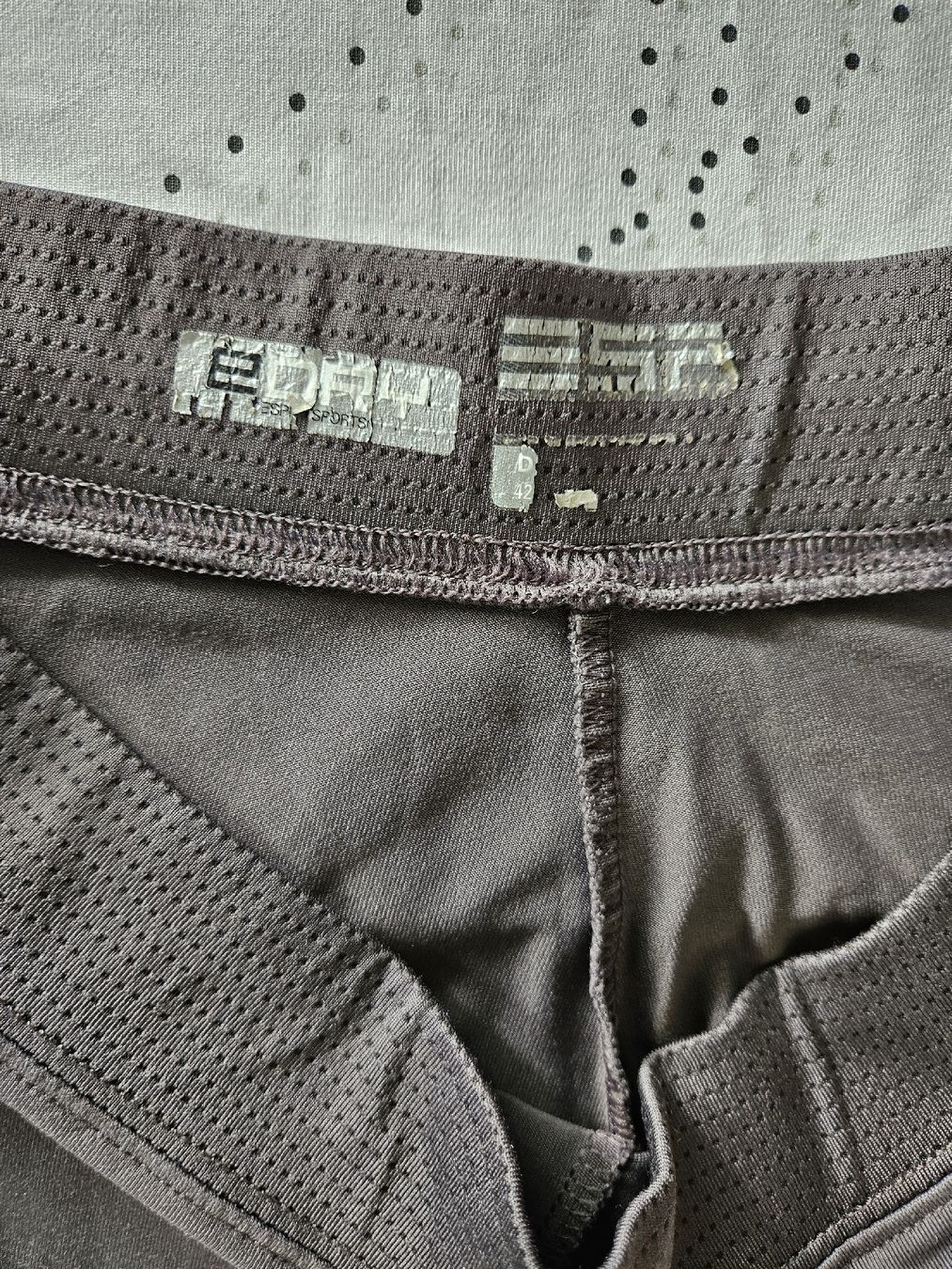 Lotti di vestiti: 6-tlg. Sportkleidung Set  – Usato da Eschenbach SG venduto da MarThu 7