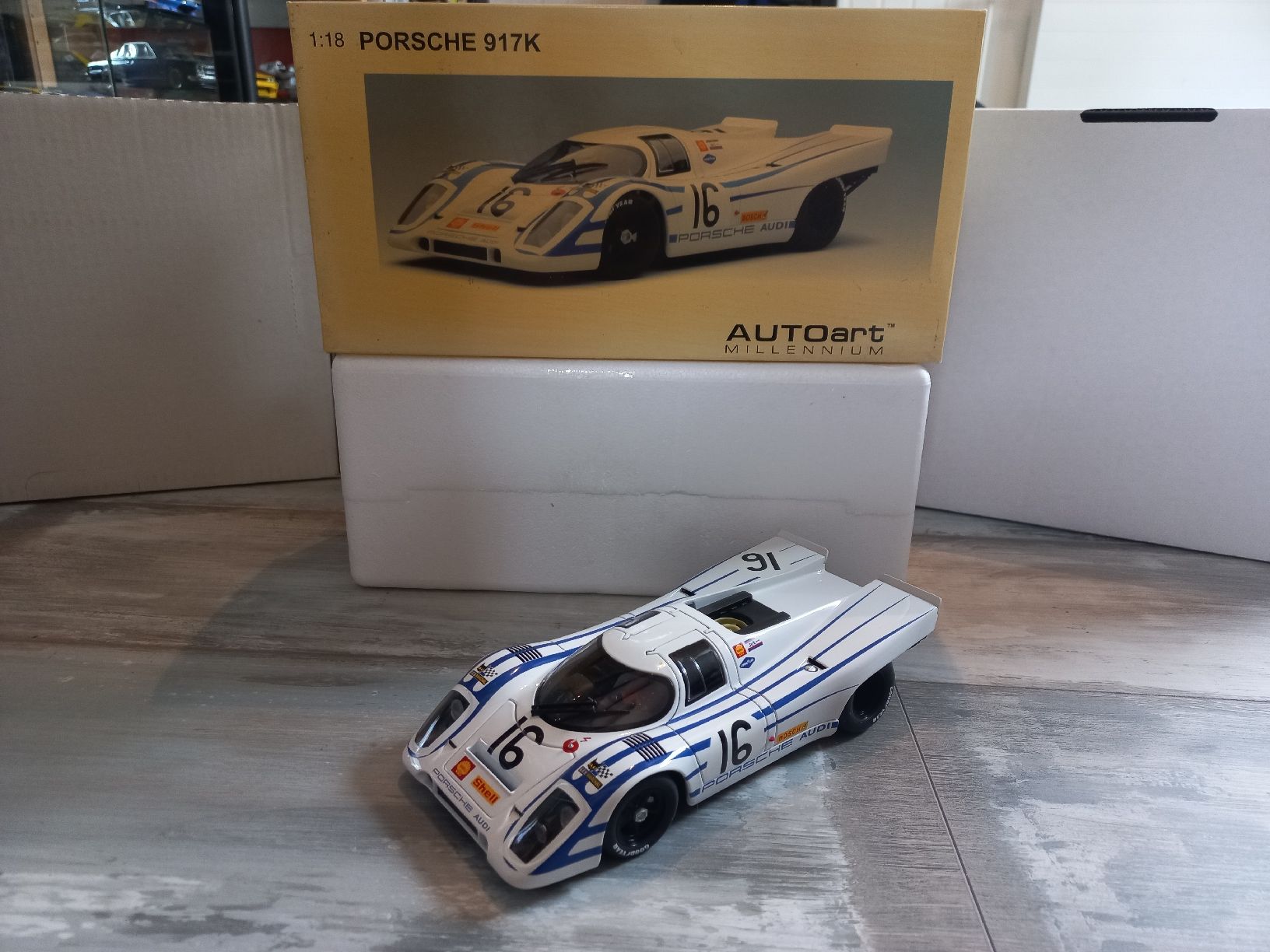 Autoart Modellautos: Porsche 917K 1/18 Autoart – Gebraucht aus Attalens von remy_s00
