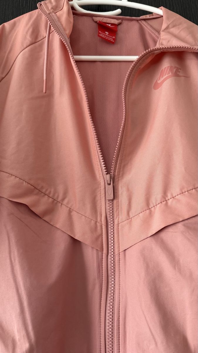 Nike Giacche: Nike Windbreaker – Usato da Zürich venduto da sel_9kd 1
