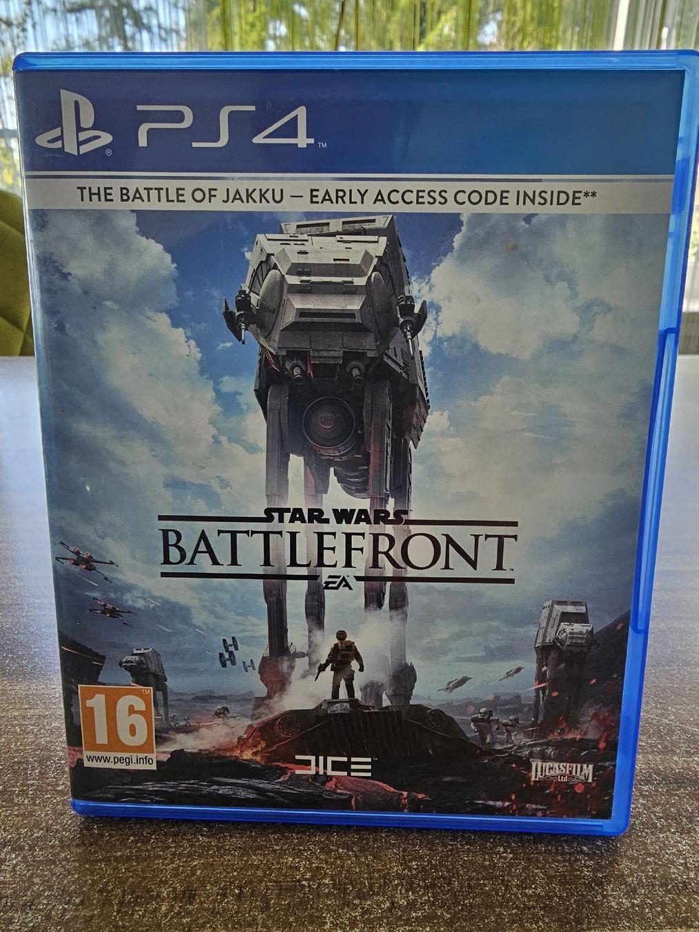 Sony Giochi: Star Wars Battlefront PS4 – Usato da Hünenberg venduto da Bigelli0