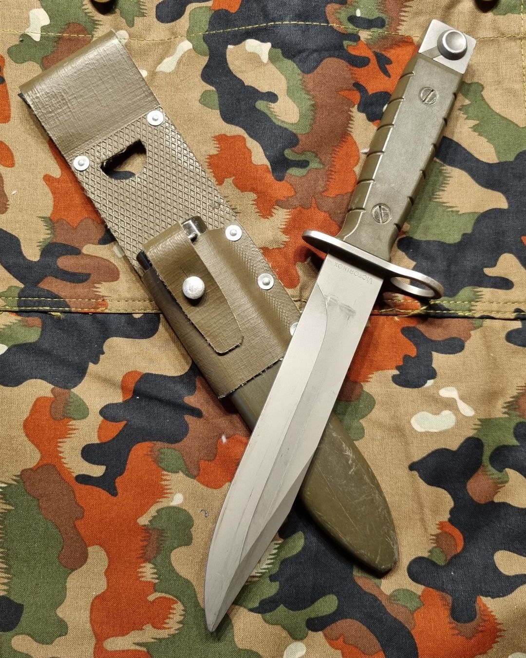 Schweizer Armee Ausrüstung & Ersatzteile: Bajonett 90er – Gebraucht aus Burgistein von