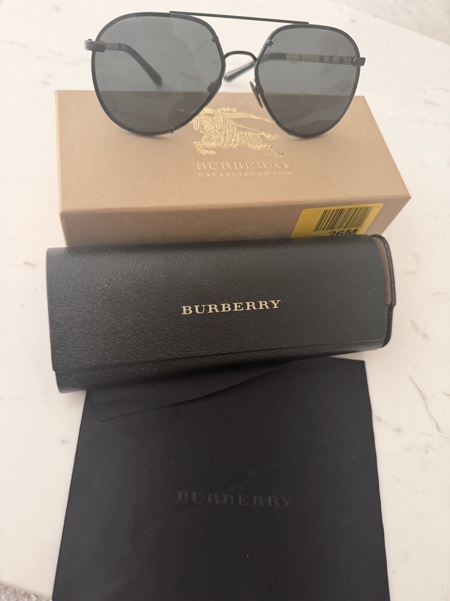 Burberry Lunettes & Verres: Sonnenbrille – D'occasion à Dulliken par swi_rb6g
