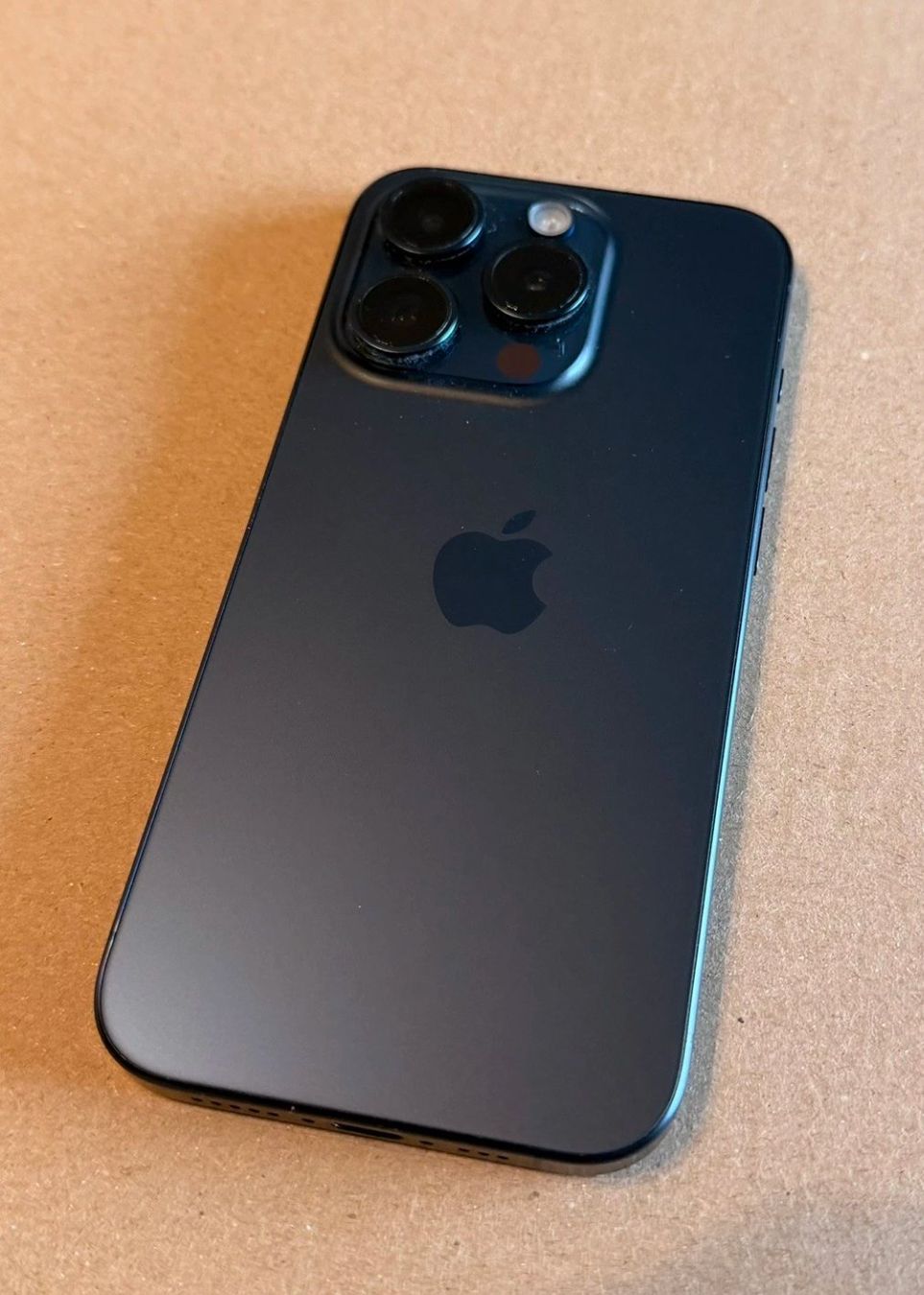 Apple Telefoni cellulari / Smartphones: iPhone 15 Pro (256GB) Akku 88% – Usato da Luzern venduto da Waince786 1