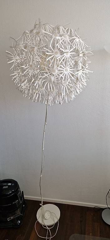Lampade: IKEA Busteblume Lampe – Usato da Mägenwil venduto da ern_hqn7