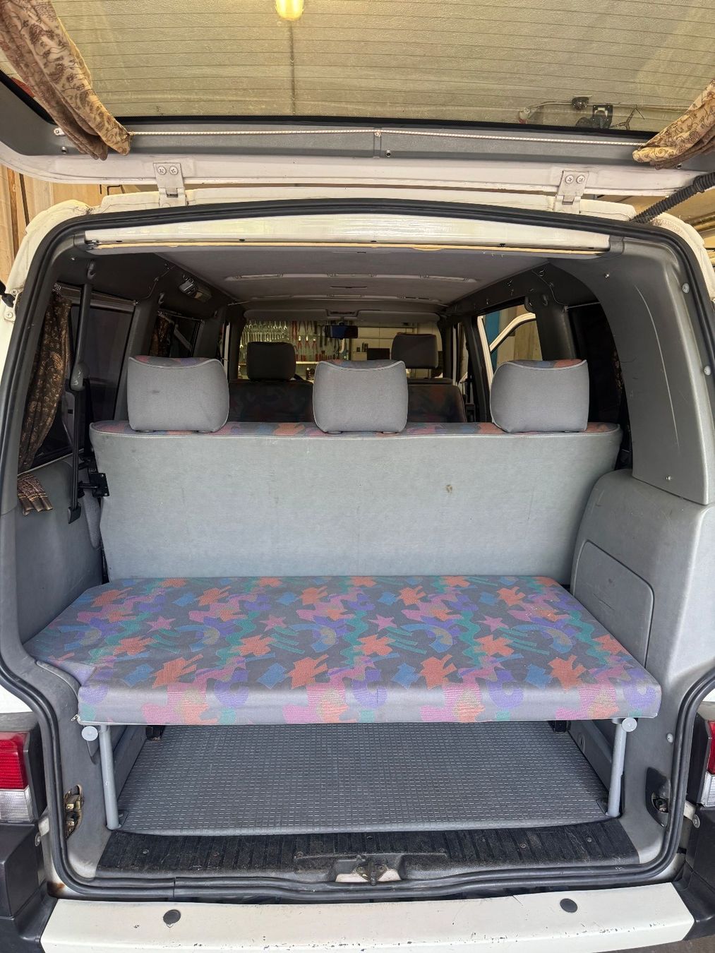 VW Automobili: VW T4 Multivan mit original VW Camper Ausstattung – Usato da Celerina venduto da R.H.GR 6