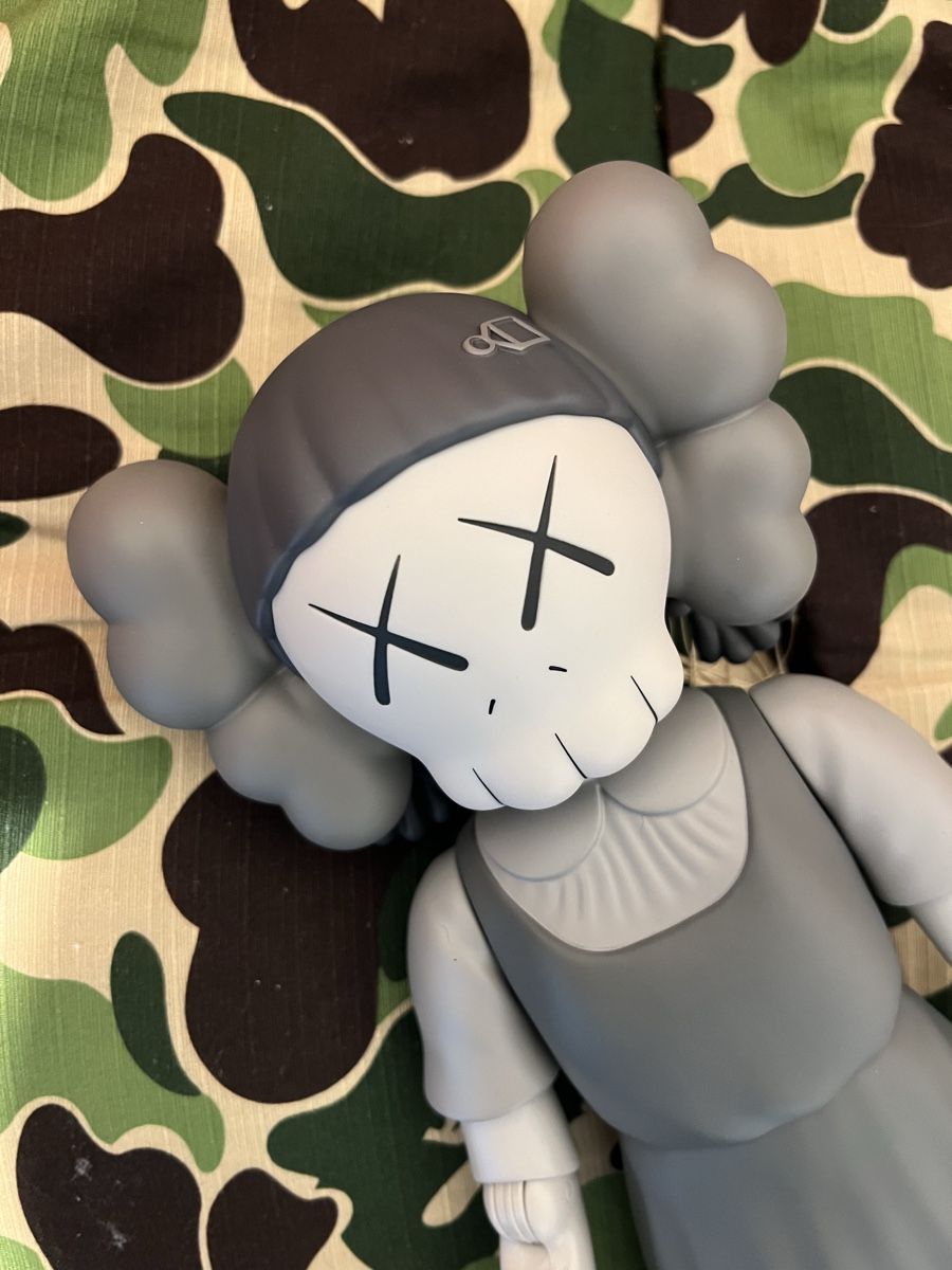Statuette: KAWS x Squid Game Figur – Nuovo e nell'imballaggio originale da Zürich venduto da Realvintagesale 5