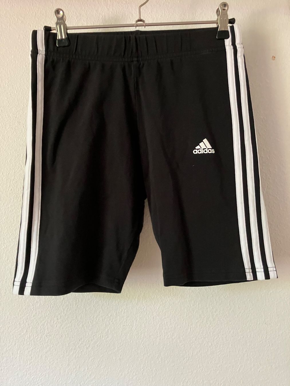 Adidas Pantaloni: Adidas Radlerhosen, Grösse S – Usato da Zürich venduto da MonkeyTunes