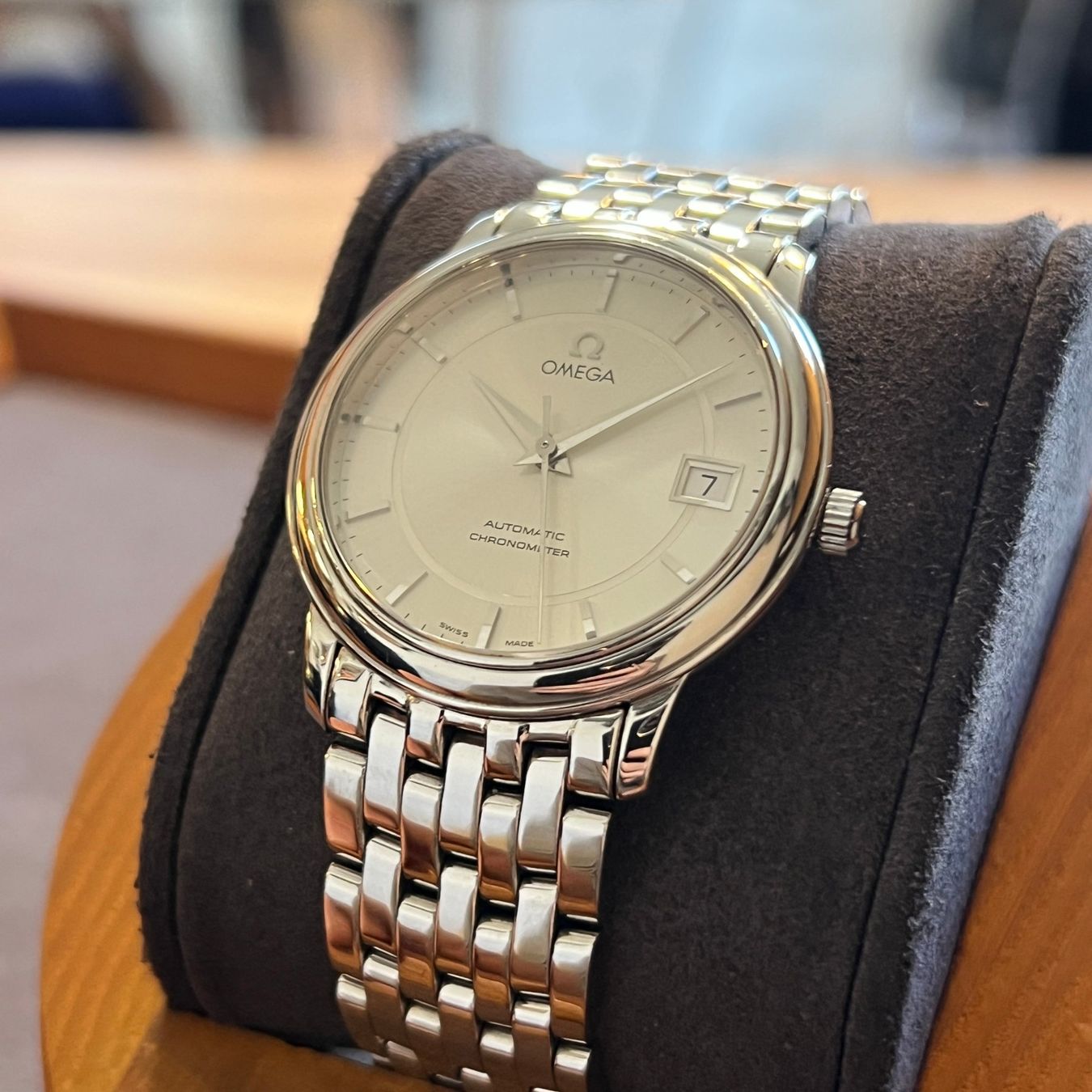 Omega Orologi: Omega De Ville Automatic Chronometer Silver Dial 4500.31 – Usato da Carouge GE venduto da Watchaser 2