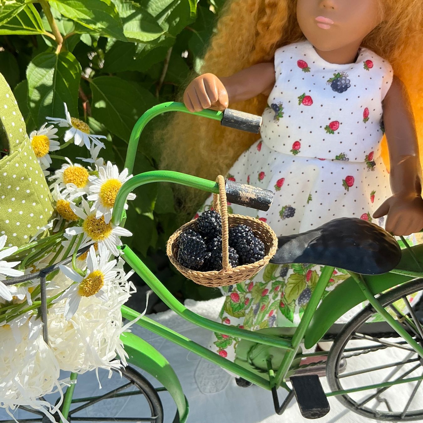 Spielzeuge: ANTIKES WUNDERSCHÖNES KÖRBCHEN MIT BROMBEEREN – Gebraucht aus Zell LU von Silvermemory 1