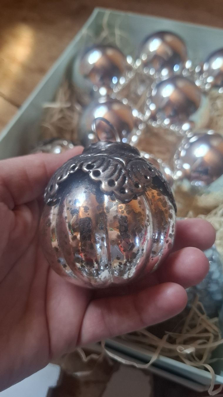 Alle Dekorationen: Weihnachtsdeko Vintage Kugeln. Rosa/Silber – Gebraucht aus Ebnat-Kappel von Aibur 3