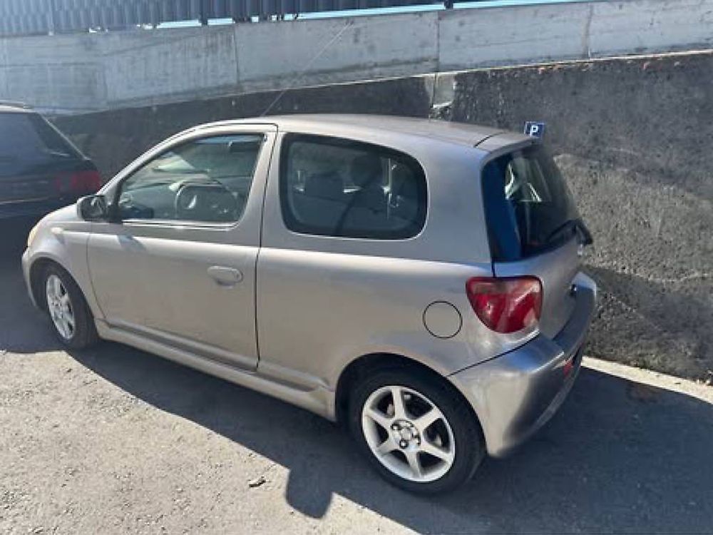 Automobili: Top Kleinwagen Toyota Yaris frisch MFK für schmale Kasse  – Usato da Gommiswald venduto da manociao 1