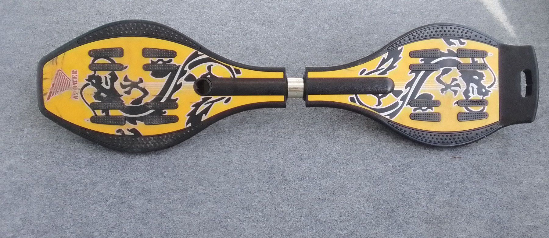 Skateboards: Carver Board avec fourre – Usato da Préverenges venduto da mam_629h