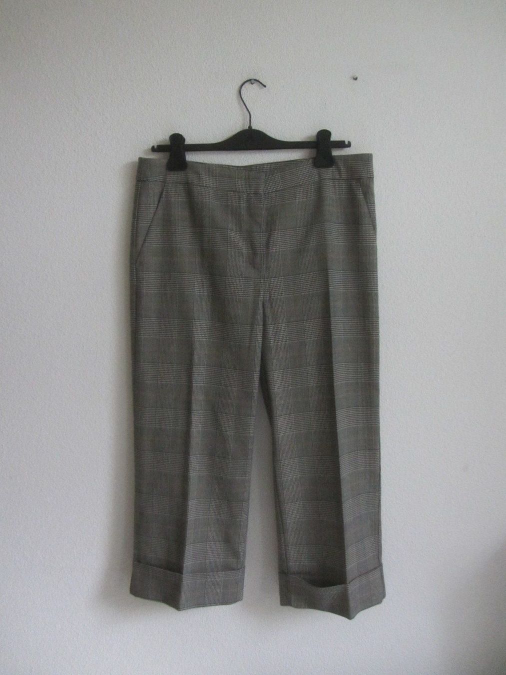 Benetton Hosen: BENETTON - 7/8 Hose kariert 40 – Gebraucht aus Zürich von Diazaio