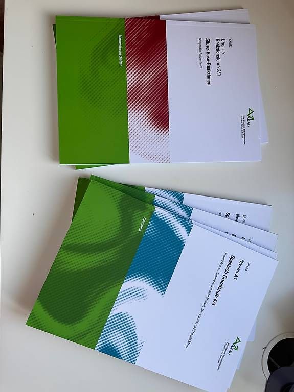 Libri: Matura Bücher AKAD und Compendio – Nuovo (secondo la descrizione) da St. Gallen venduto da egr_2gh8 1