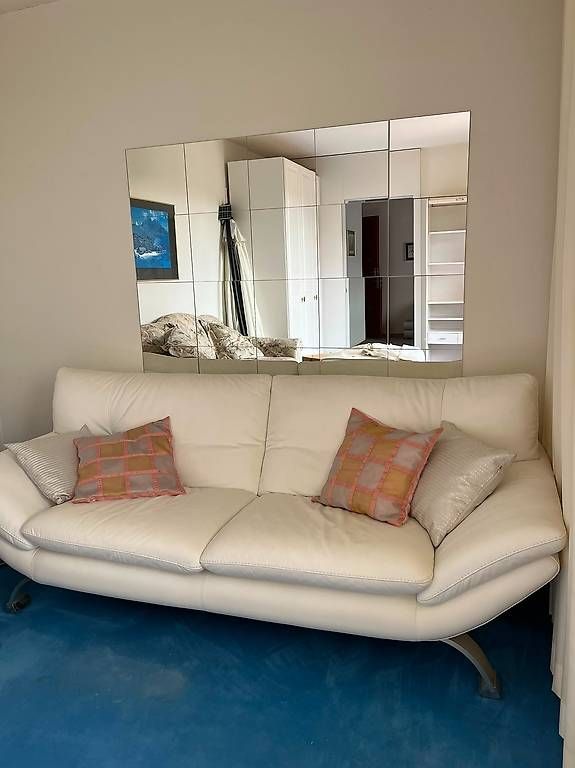 Divani: Weisse Ledermöbel  Sofa, Sessel & Hocker  CHF 200. – Usato da Uetikon am see venduto da InfiCa