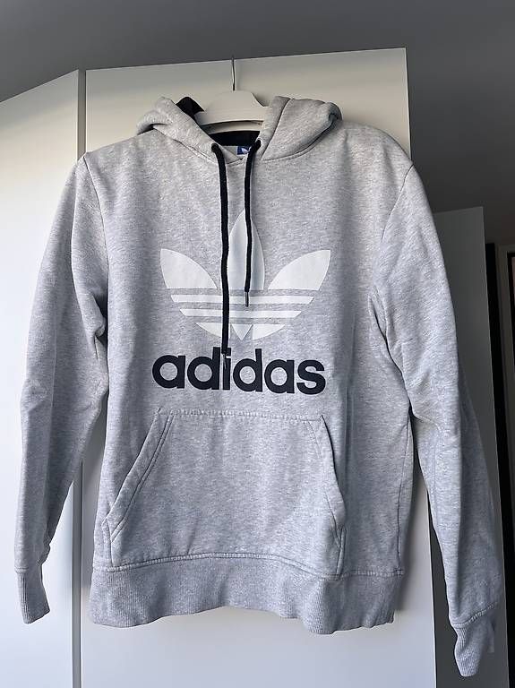Pullover & Sweatshirts: Adidas Original Hoodie grau L – Gebraucht aus Winterthur von pabe91