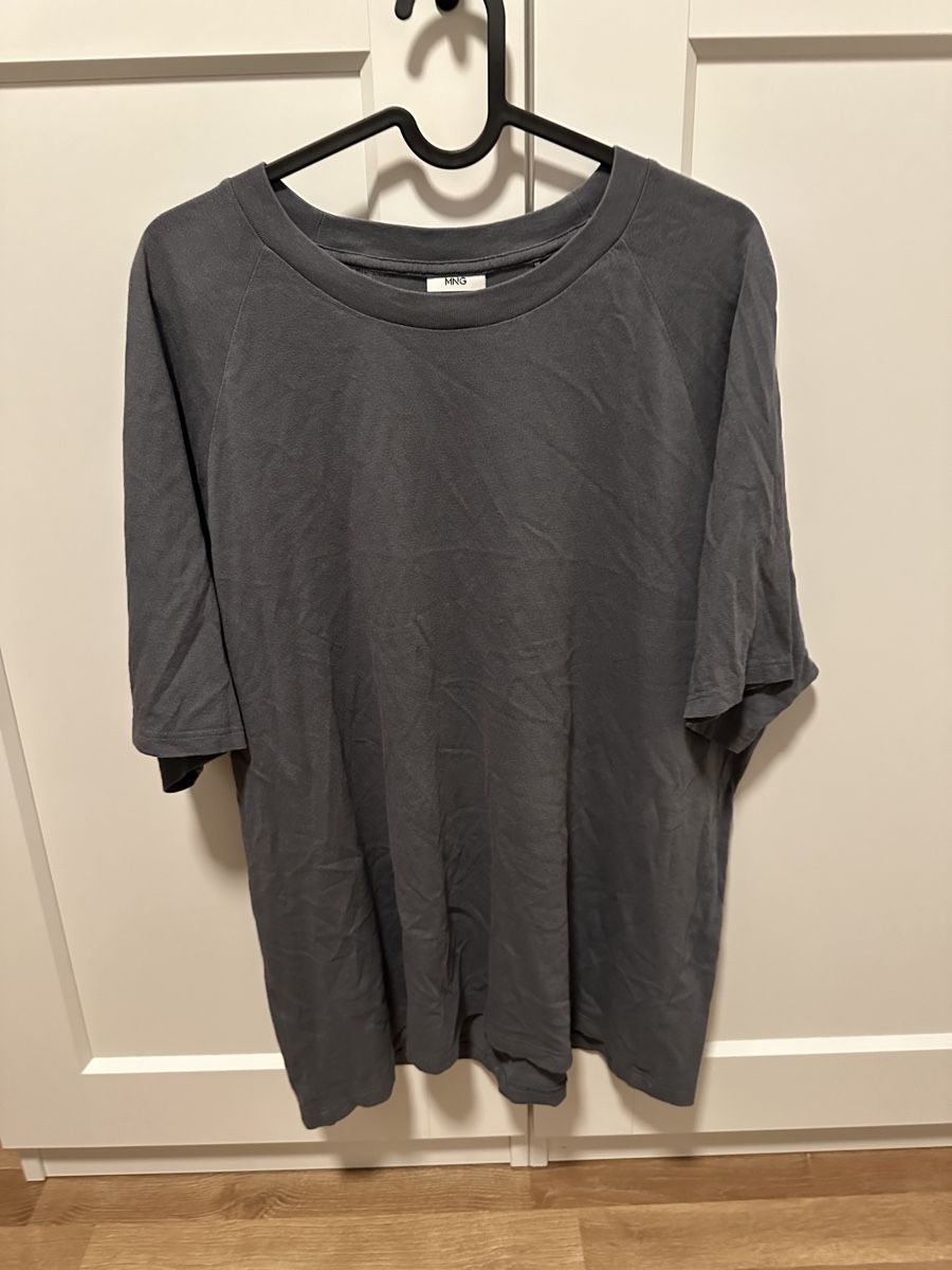 T-shirt: Graues Basic T-Shirt von Mango Gr-M – Usato da Port venduto da Jenny_baertschi