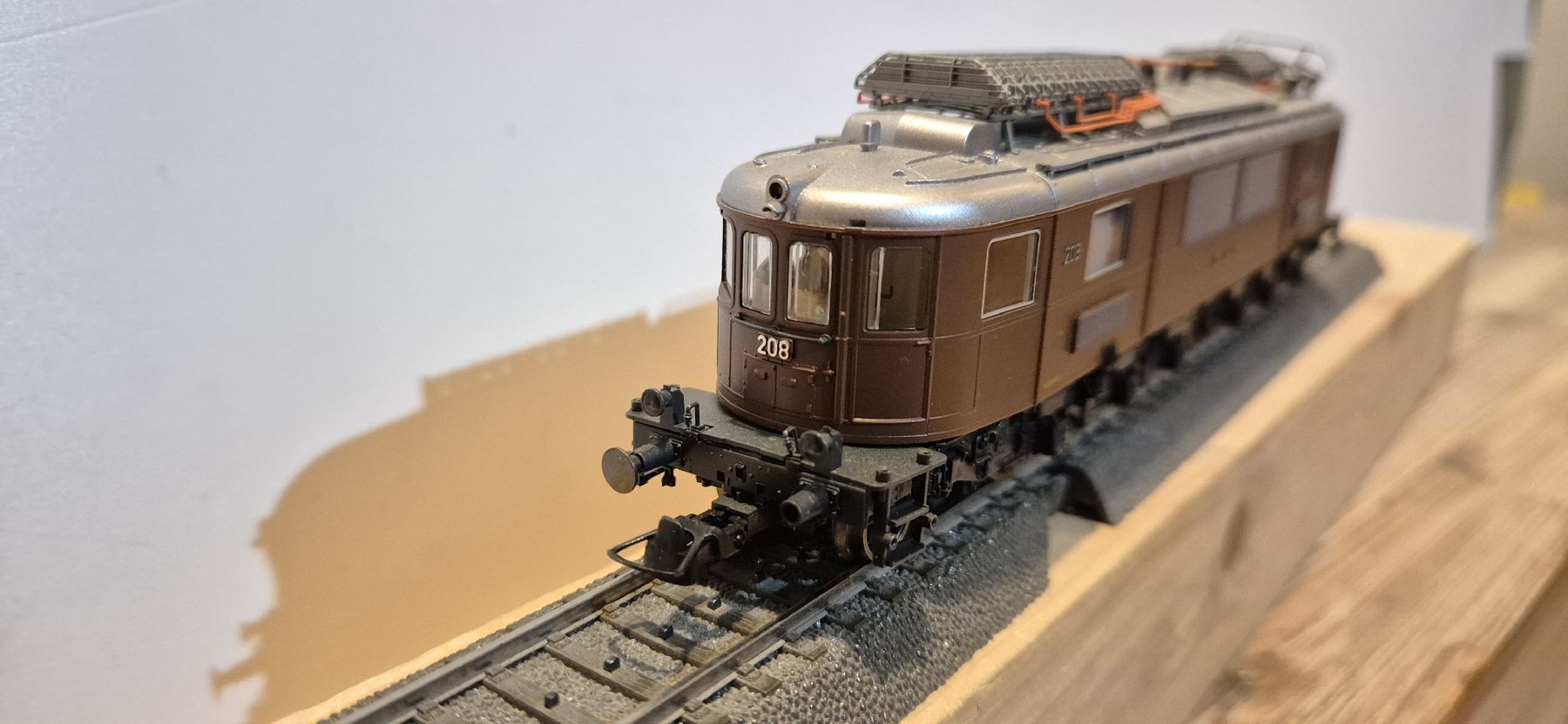 Roco Modelleisenbahnen: Roco 43952 BLS Ae 6/8 Digital AC – Gebraucht aus Illhart von Markus203 4
