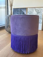 Edler Samt-Hocker Pouf in Violett mit Fransen - Stilvoll & E