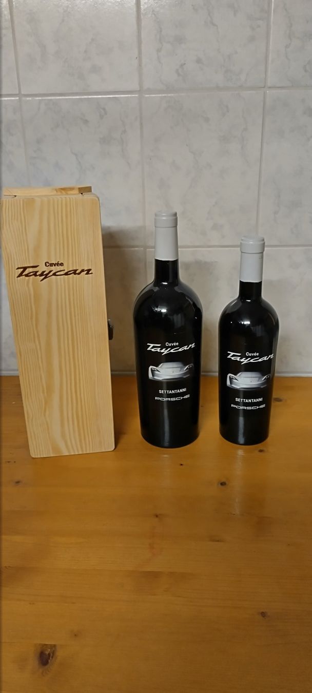 Wein: Porsche Taygan, Wein – Gebraucht aus Rothrist von Sheriff94