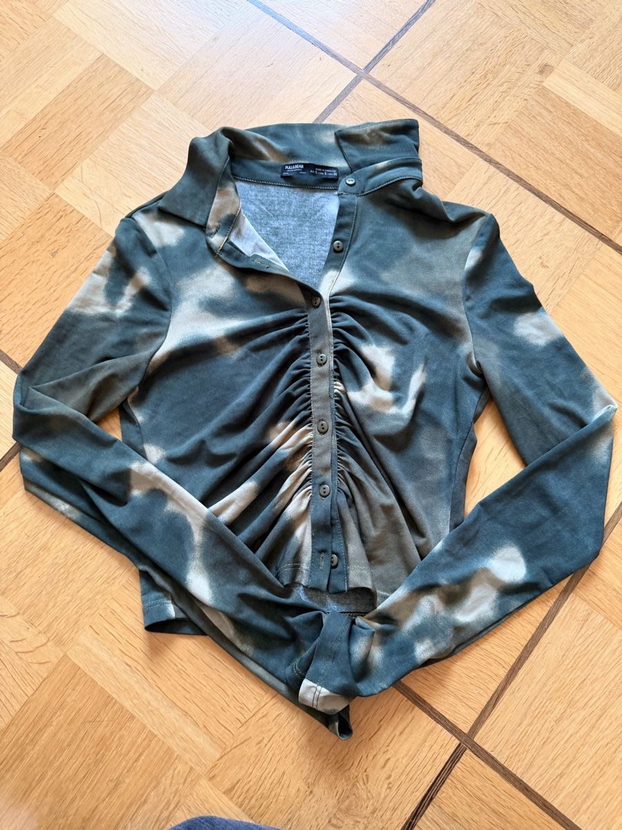 Pull&Bear Tops: Schönes grünes Top – D'occasion à Unterentfelden par ame_tf2n 1