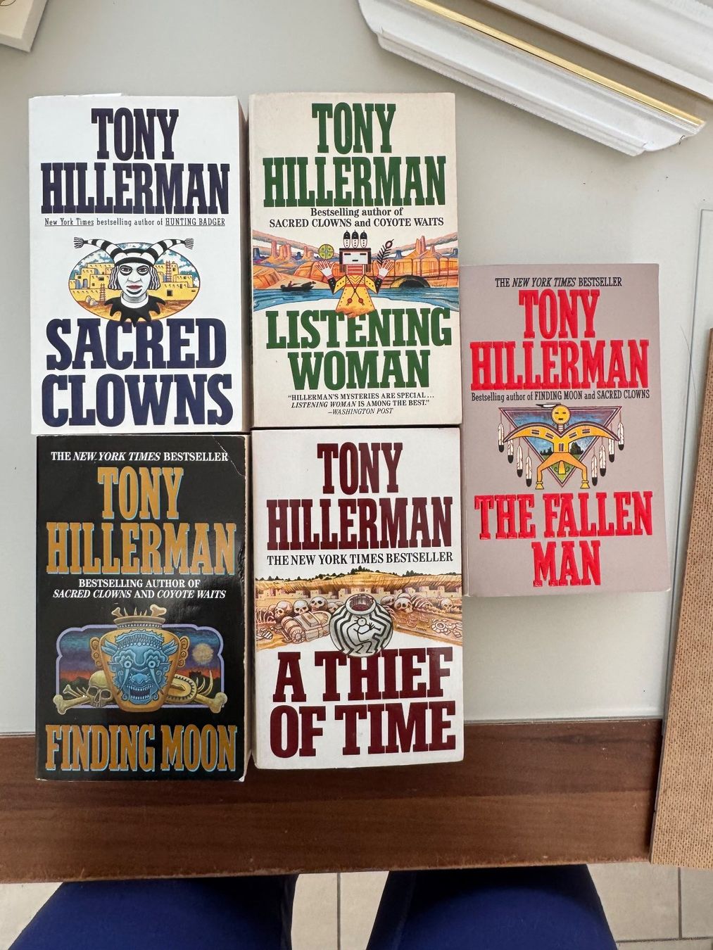 Bücher: 5 englische Romane von Tony Hillerman – Gebraucht aus Gockhausen von Porcini56