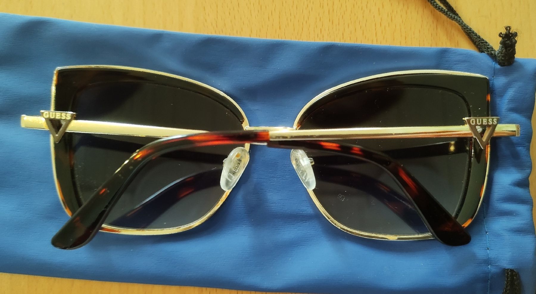 Guess Occhiali & Lenti: Occhiali da sole Guess Cat-Eye – Usato da Riva san Vitale venduto da lunalea01 1