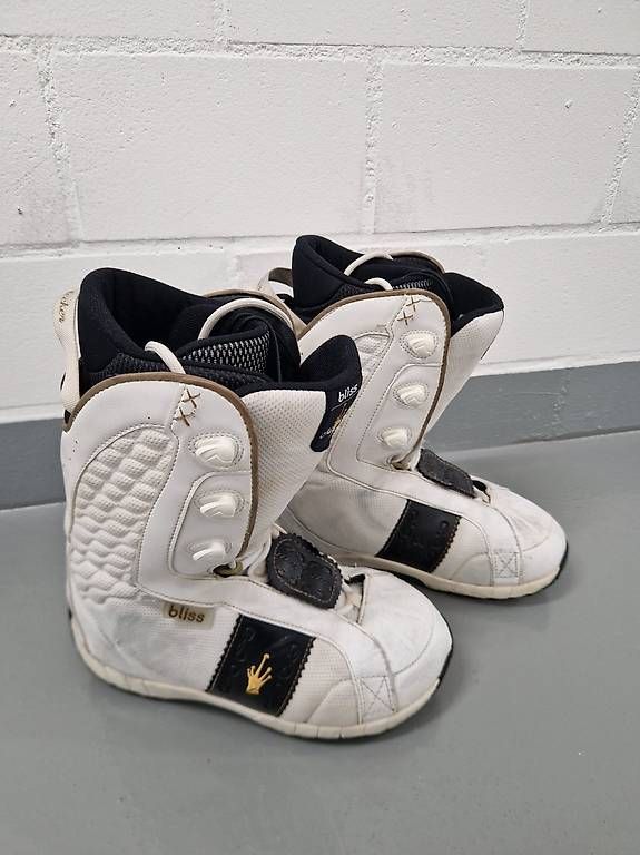 Damenschuhe: Snowboardschuhe Bliss, Gr. 38 – Gebraucht aus Speicherschwendi von Calyras 1